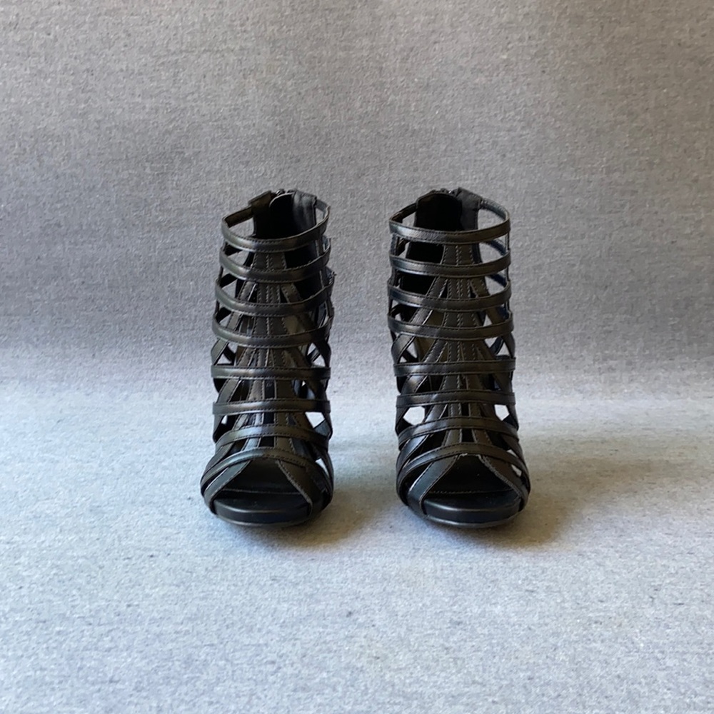 High Heels, size 6, Black, 4.5 inch high